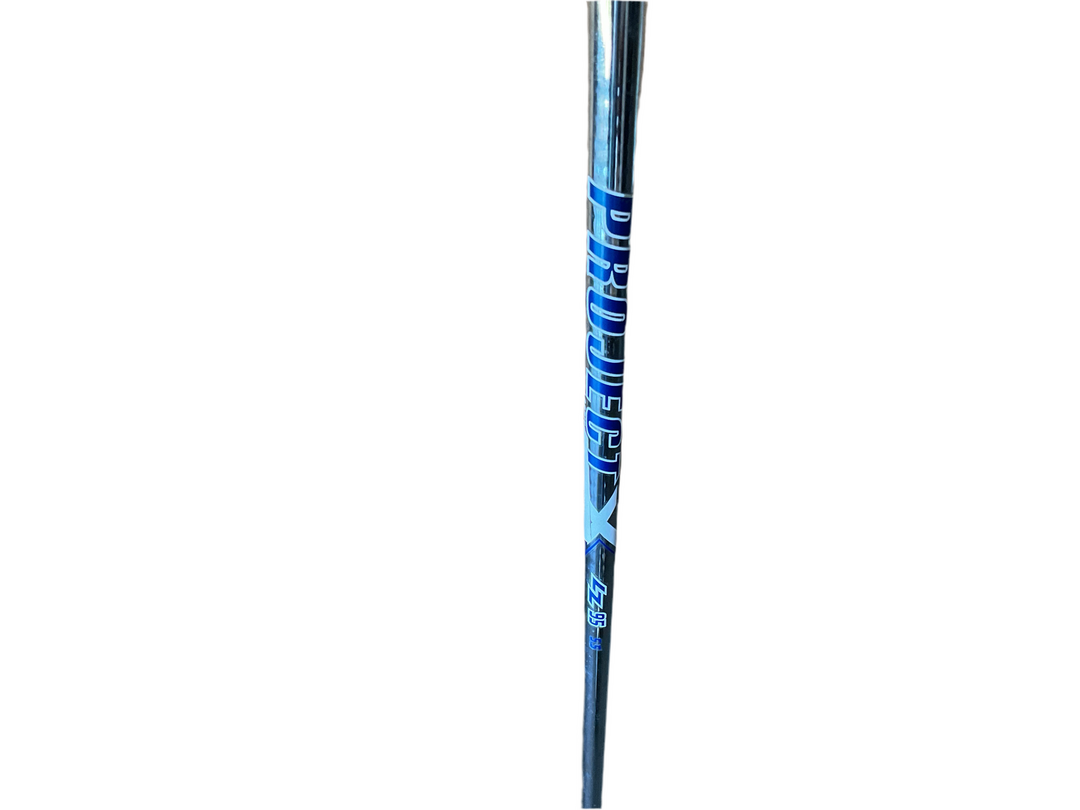 Blue and white golf club shaft with ’srixon’ branding.