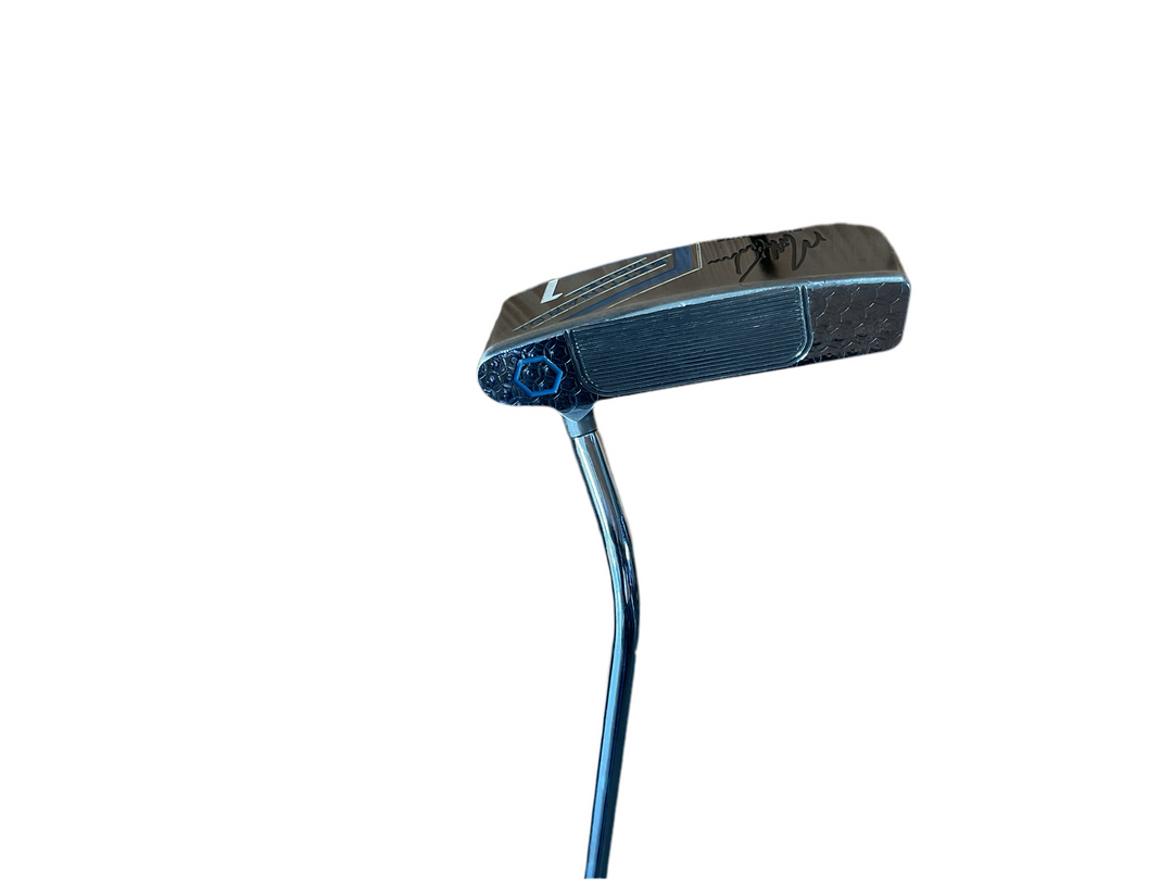 2018 scotty cameron select newport 3.5 putter, black head with silver accents and shaft.